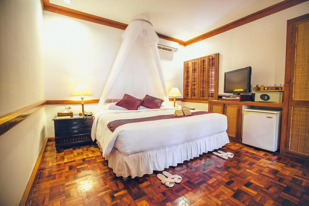 Fridays Boracay Resort
