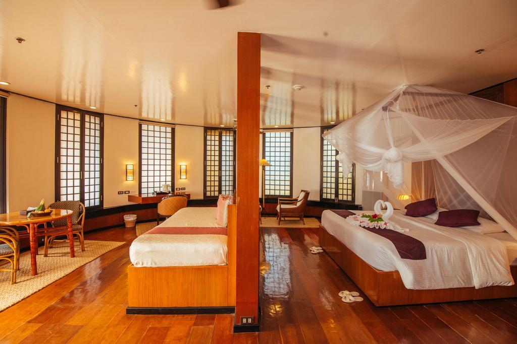 Resort Fridays Boracay